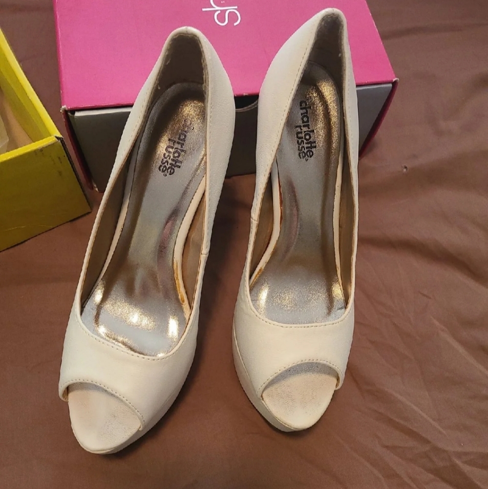 Heels - Picture 3 of 6